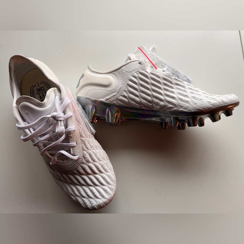 Women's Under Armor Magnetico Elite 3 FG Soccercleats Brand New - size 9